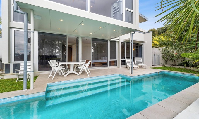 Auckland House | Sentinel Beach House - Auckland Holiday Retreat