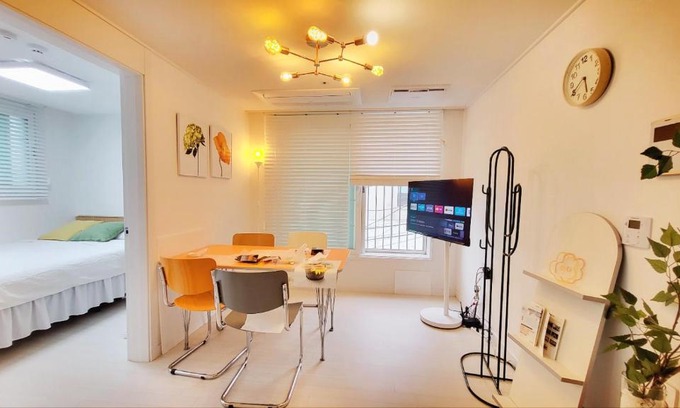 Cheongpa-dong Apartment | Seoul Station Joey House