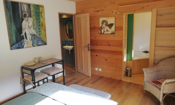 Clelles Bed & Breakfast | Separate room with terrace and summer kitchen in country house