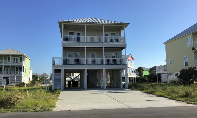 Morgantown House | Sept Discounted! Upscale Home - Pools & Tennis