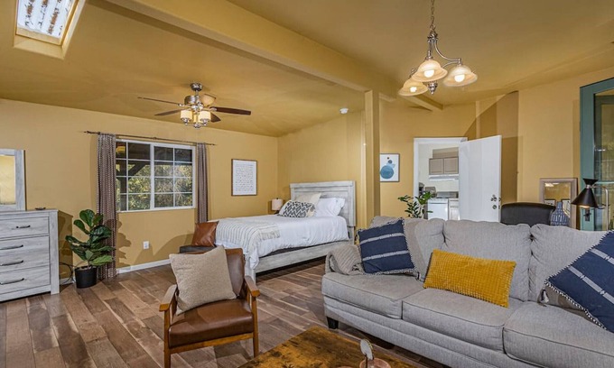 Three Rivers House | Sequoia Riverfront Guest House Right On The Water!