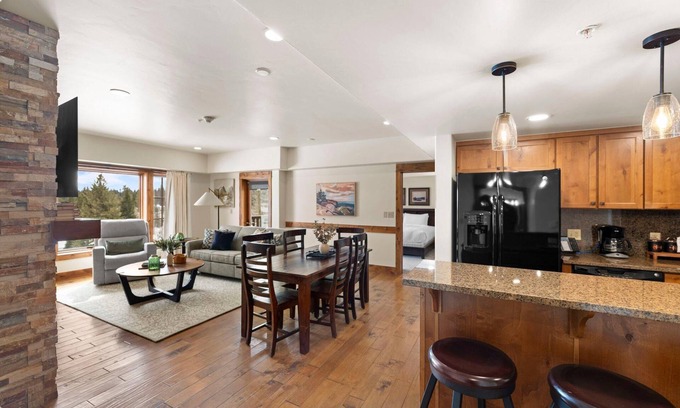 Tamarack Condo | Serendipity Lodge 2 Bedroom Condo - Welcoming Condo|Fireplace and Patio
