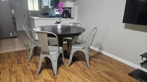 Austin House | Serene 2br Hideaway Near Downtown & Airport