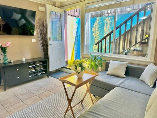 Edgemont House | Serene 2BR Suite at Lloyd Ave