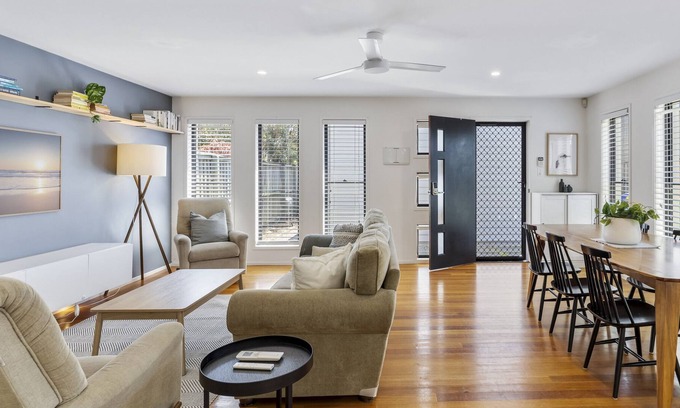 Mudjimba House | Serene 3-Bed Family Home near Mudjimba Beach
