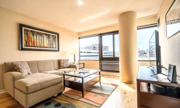 Downtown Apartment | Serene Apt Downtown Near Shops