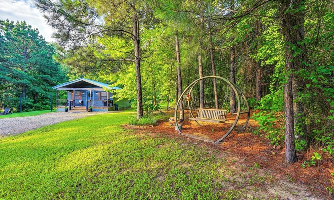 Broken Bow Cabin | Serene Broken Bow Cabin w/Fire Pit & Gas Grill!