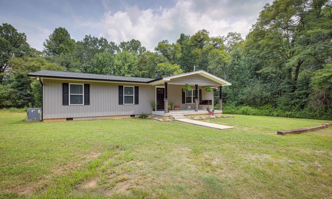 Bryant House | Serene Bryant Retreat w/Private Hot Tub!