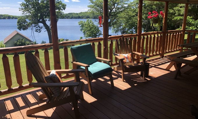 Aitkin Cabin | Serene Cabin Retreat with Stunning Views, Fishing, and Private Lake Access.