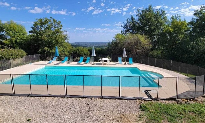 Le Buisson-de-Cadouin House | Serene country property with two houses, large pool & terrace with stunning view
