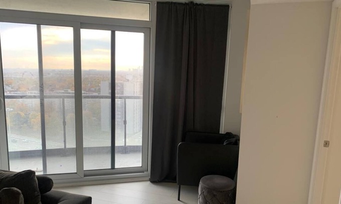 Islington - City Centre West Condo | Serene Condo 10 minutes from Downtown Toronto