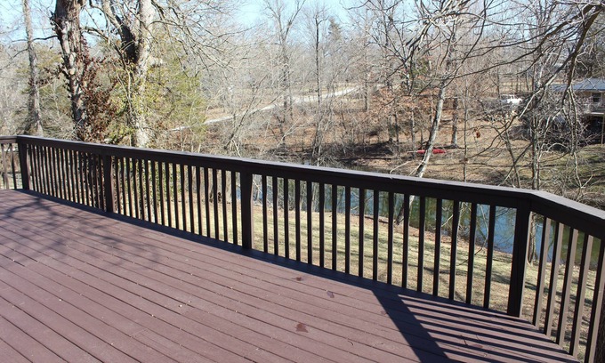 Nixa House | Serene Family Retreat South Springfield ~ Wi-Fi & Billiards, View, Backyard