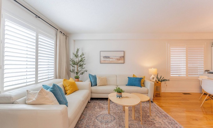 Hurontario House | Serene Family Space | 3BR | Prime Mississauga