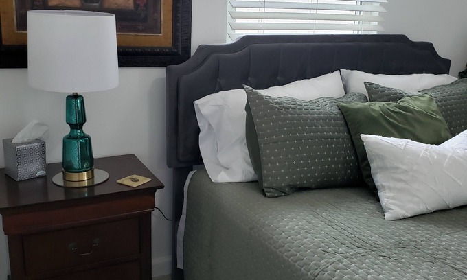 Joplin Condo | Serene, Fully Equipped Condo in Convenient, Safe Complex. Updated &Pet Friendly!