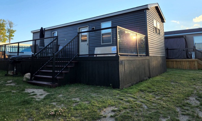Otonabee-South Monaghan Cottage | Serene Getaway for all ages! WorkFromHome friendly