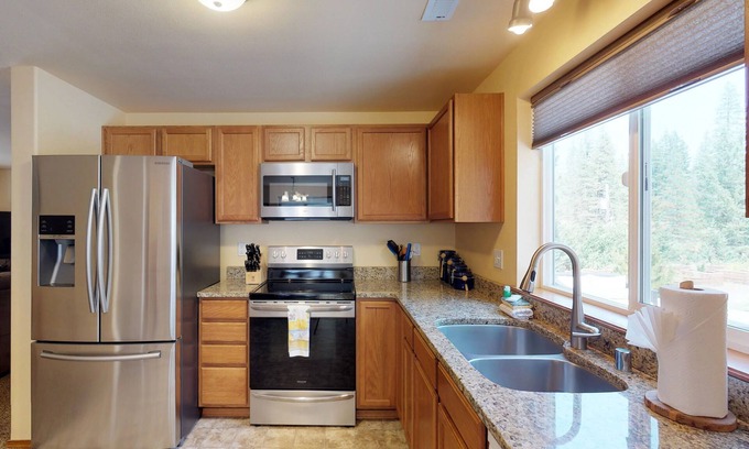 Peshastin House | Serene Home with WiFi & Private Hot Tub - Close to Leavenworth