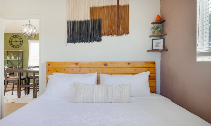Kehena House | Serene island hideaway with tropical yard, lanai, W/D, & fast WiFi - near beach