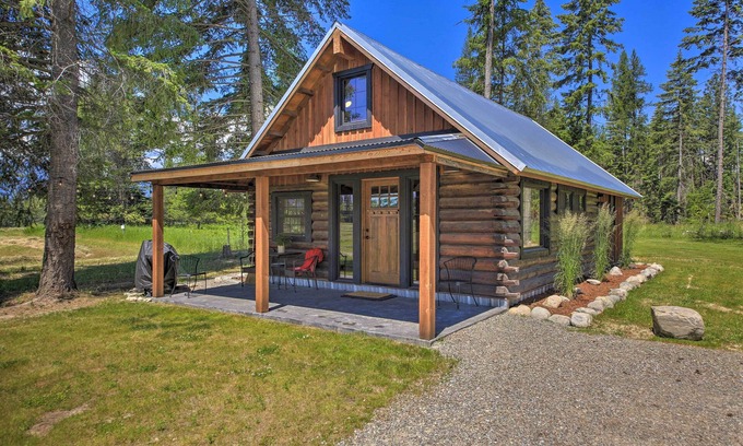 Bonners Ferry Cabin | Serene Kootenai Cabin - 3 Mi to Dtwn & River!