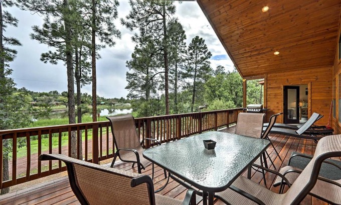 Pinetop-Lakeside House | Serene Lakeside Cabin with Decks and Edler Lake Views!