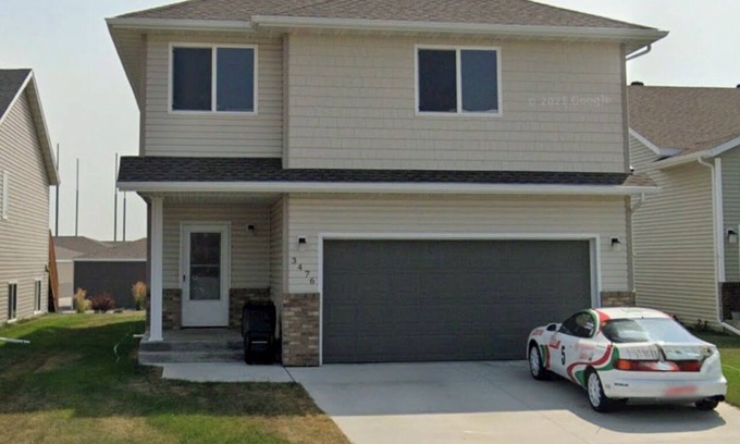 Fargo House | Serene Location Garage Close toSuite Shots GolfHospitalInterstate