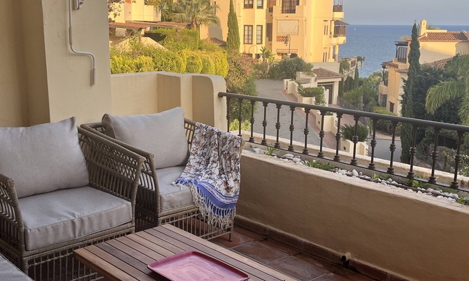 Altea la Vella Apartment | Serene Mediterranean beachside apartment in Altea