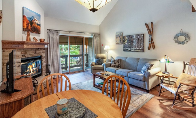 Purgatory Condo | Serene mountain view retreat with free WiFi & hot tub - near Purgatory