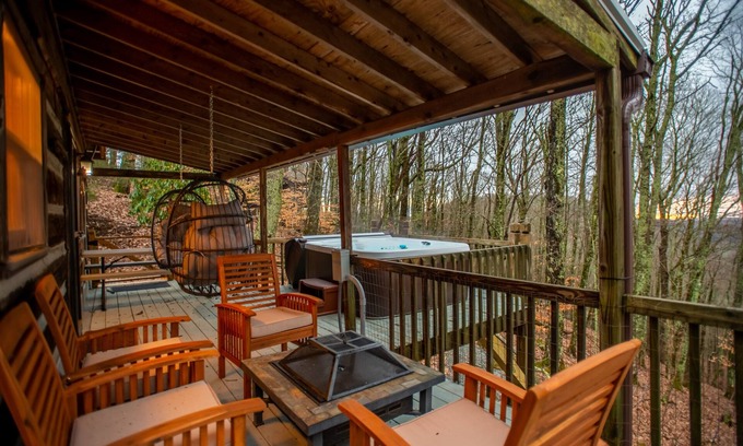 Wolf Laurel Cabin | Serene Mtn cabin, views, hot tub, skiing, hiking, close to Asheville