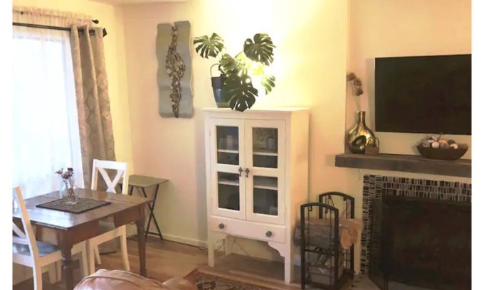 Niwot Condo | Serene Niwot Condo 10 minutes from Boulder, CO, with Fireplace!