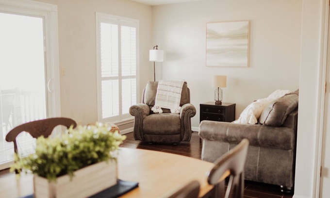 Table Rock Condo | Serene on 17 Pointe Royale Walk-In Condo, Water Views