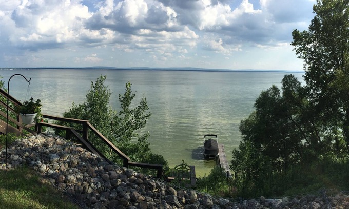 North Bay House | Serene Oneida Lake Lakefront Property: Minutes from Sylvan Beach!