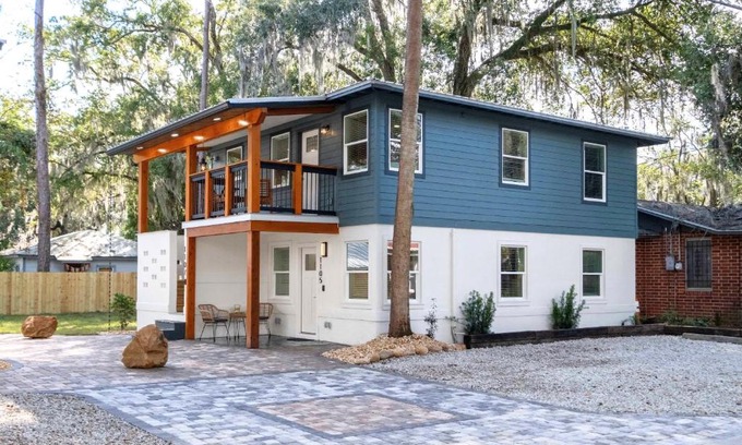 Gainesville House | Serene Place - Walk to UF - Free Parking