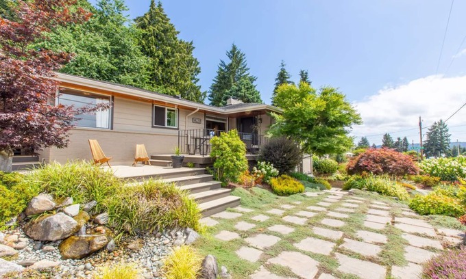 Poulsbo House | Serene Poulsbo 6br, Sleeps 12, Liberty Bay And Mountain Views