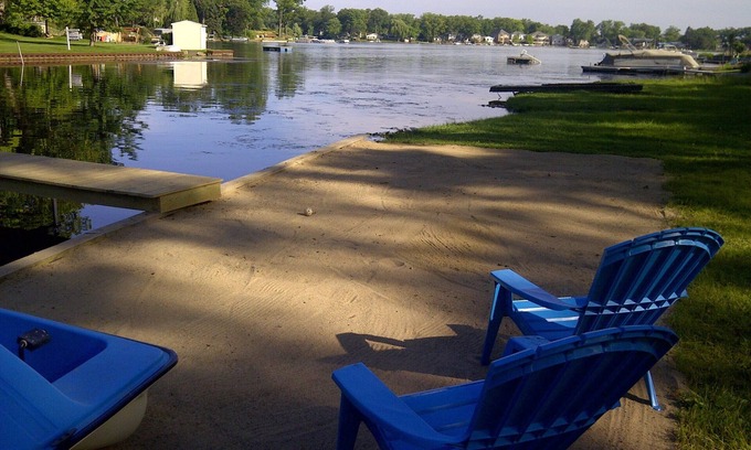 Oxbow House | SERENE & QUIET-Huge Deck!-Free Kayaks & Paddle Boat! PETS! AUGUST Specials!