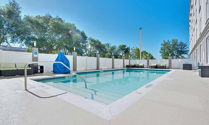 Orlando Hotel | Serene Room w/Pool & Laundry Access – Orlando Gem | Close to Theme Parks