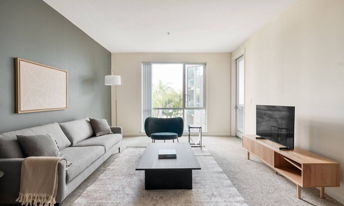 Santa Clara Apartment | Serene Santa Clara 1BR w/Gym, Pool & W/D, nr tech HQs, by Blueground