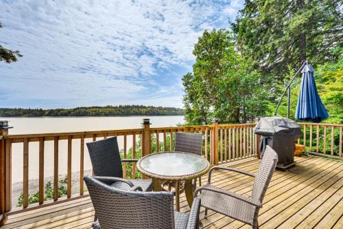 Shelton House | Serene Shelton Sanctuary with Private Beach and Kayaks