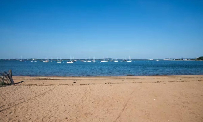 East Shore House | Serene & Spacious 4-Bed House with Waterview!