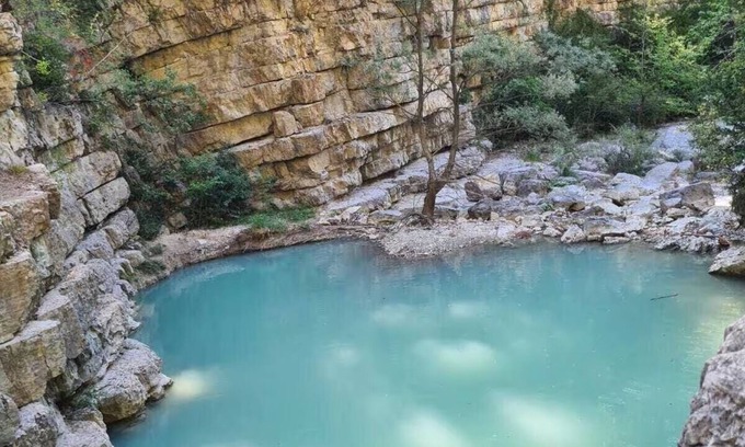 Montbrun-les-Bains Apartment | Serene Stay in Provence: Idyllic Park Setting & Pool | 100 to Thermal Baths