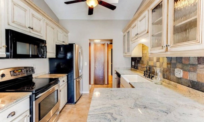 Eden Prairie House | Serene & stylish living space.nn