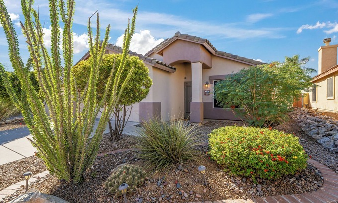 Dove Mountain House | Serene Vacation Home - Trails, Golf & Dining!