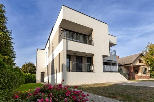 Balatonalmadi Apartment | Serenity apartman