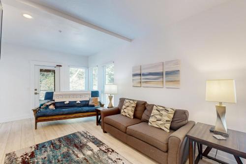 Gold Beach Apartment | Serenity at Deerhaven #B & #C
