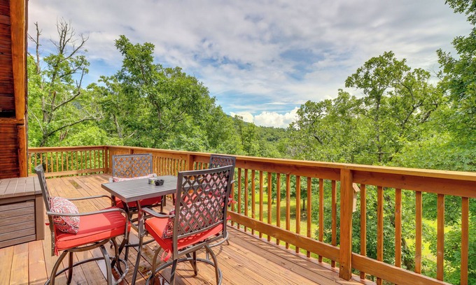 Harrison Cabin | 'Serenity Cabin' w/Game Room & Decks in Harrison!