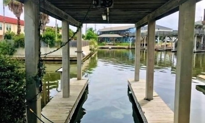 Port Mansfield House | Serenity Home. 2 Bedroom, 2 Bath. Sleeps 6. 5 Beds. 2 Boat Slips. Fishing Light.