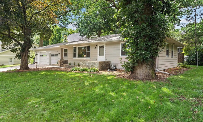 Plymouth House | Serenity near the lakes and quick access to Minneapolis