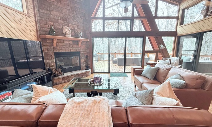 Innsbrook Ski Chalet | Serenity Now - Casual Luxury, Effortless Fun, All the Perks