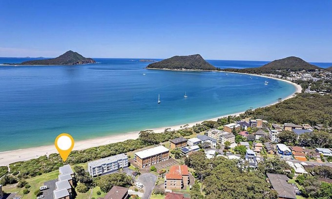 Nelson Bay Apartment | 'Serenity Now' Shoal Bay Beach Front with All Linen, WiFi and Air Con
