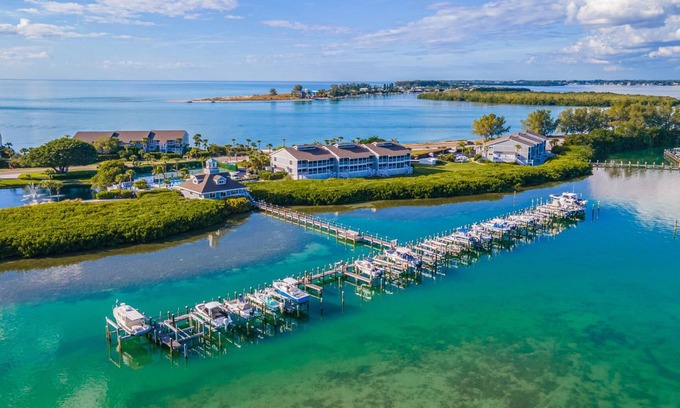 Boca Grande Condo | Serenity Now: Waterfront Condo at Boca Grande North With Commercial Ice Machine!