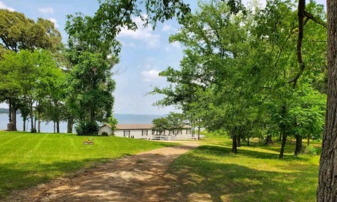 Dogwood Cabin | Serenity on the Lake. Full Private Acre. Sleeps 10