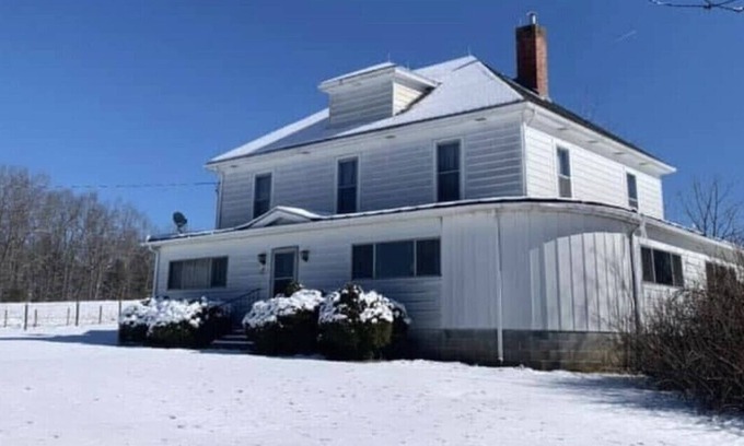 Piney Creek Other | Serenity ~ Spacious farmhouse nestled in the beautiful Blue Ridge Mountains